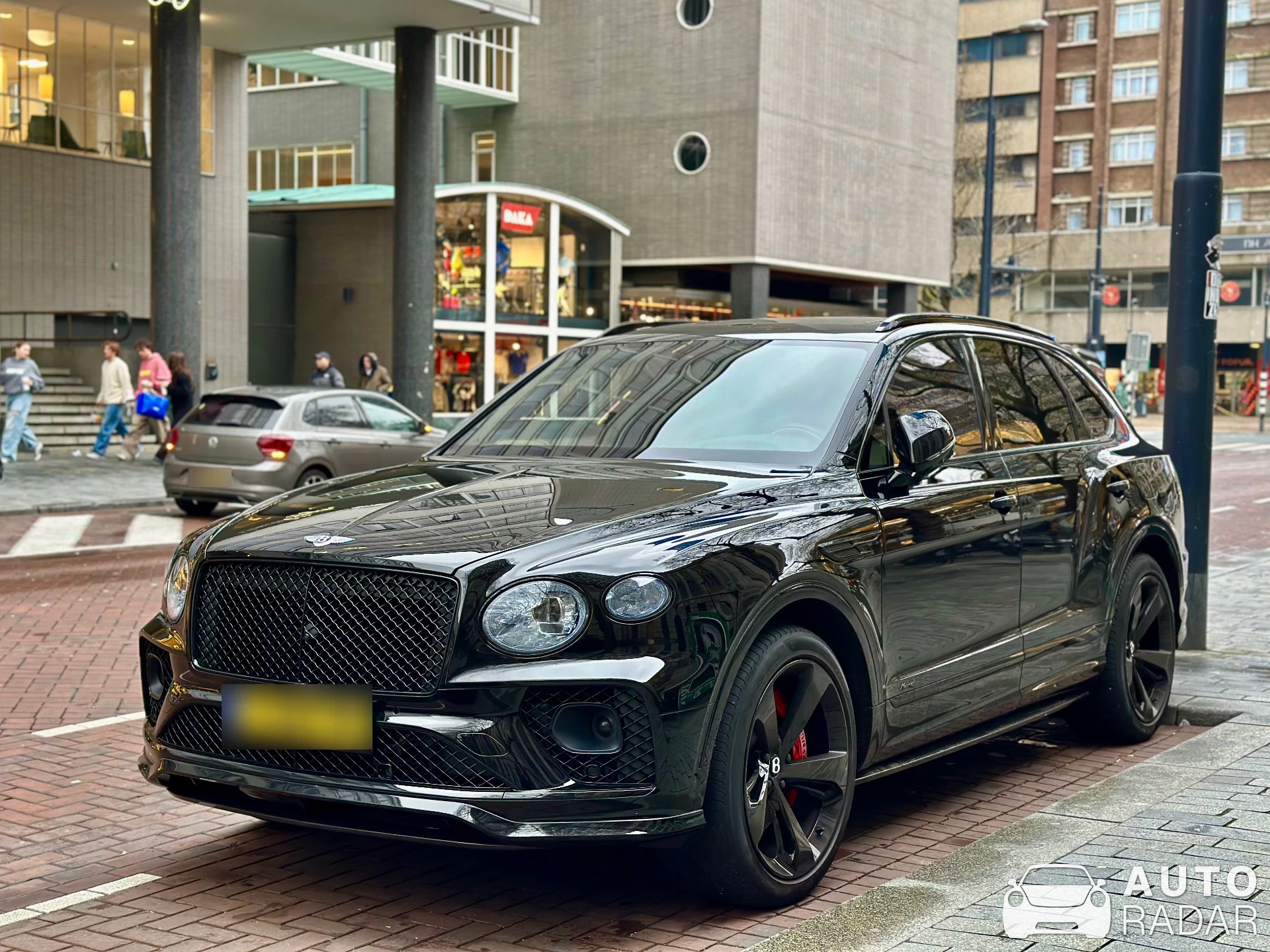 Bentley Bentayga Hybrid 2021 spotted in Rotterdam