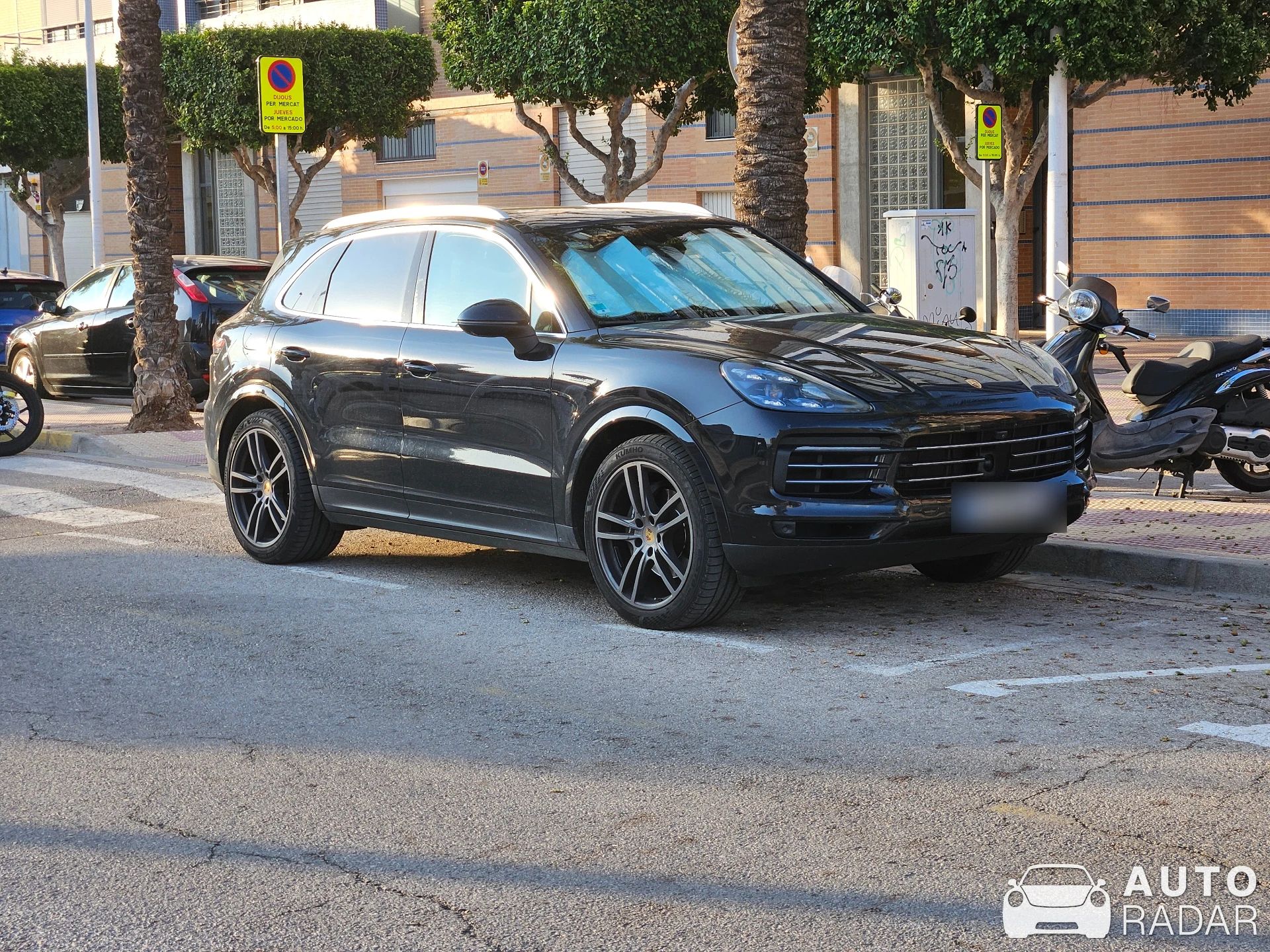 Porsche Cayenne S spotted in Cullera, Spain