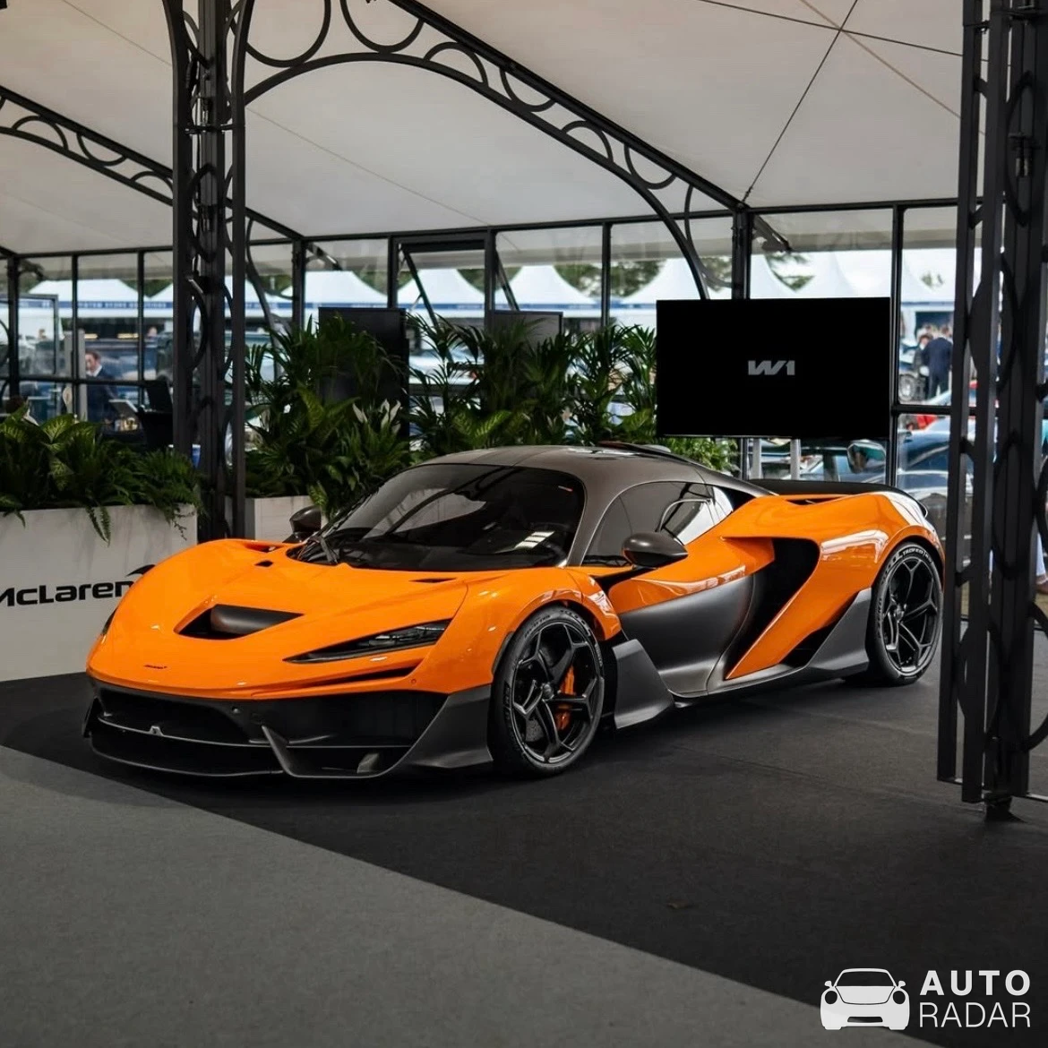 McLaren W1 spotted in Blenheim Palace Grounds