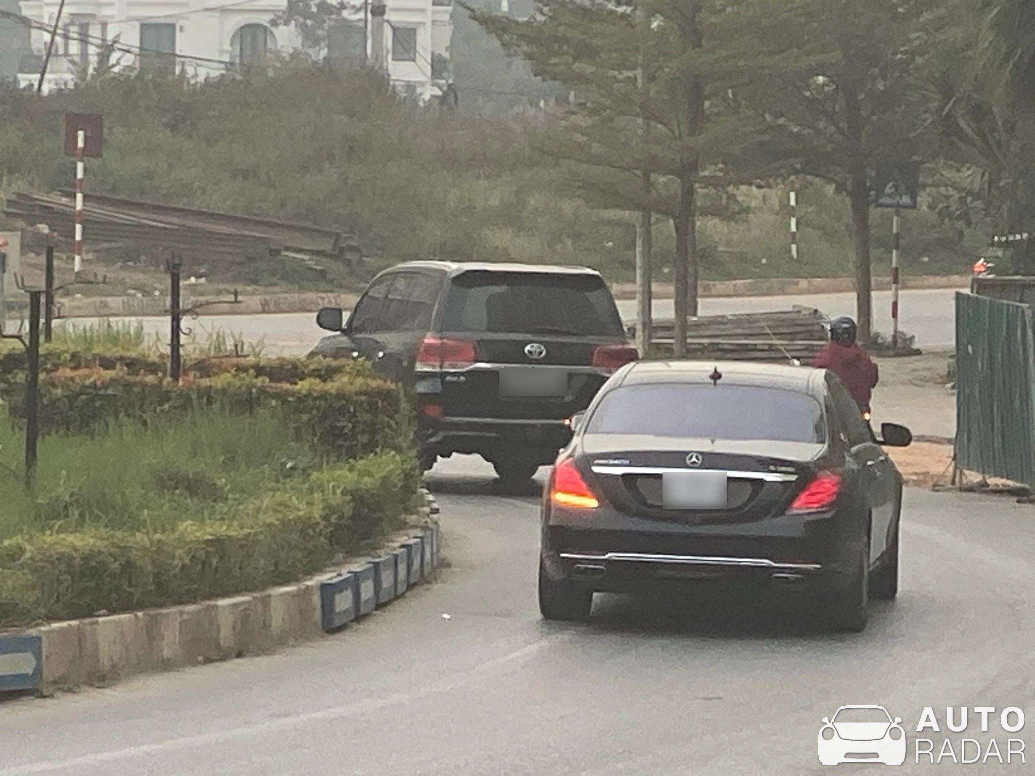 Mercedes-Maybach S 500 spotted in Thành phố Vĩnh Yên, Việt Nam
