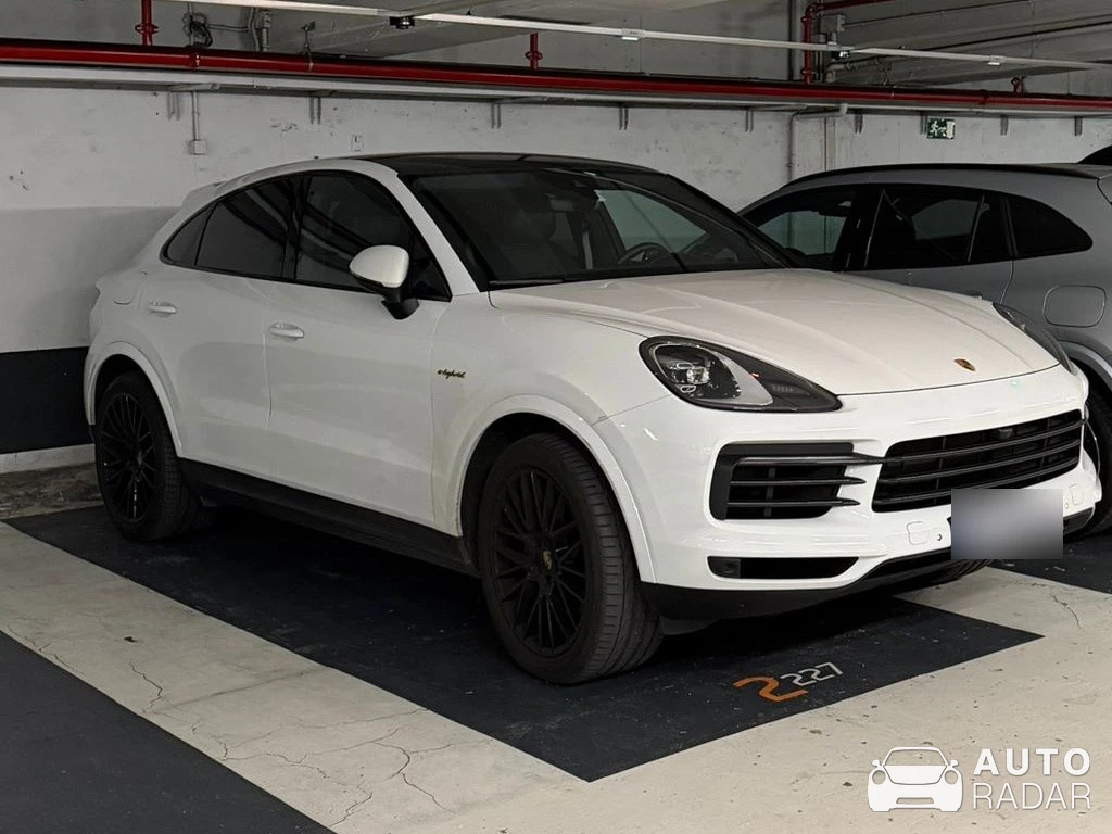 Porsche Cayenne Coupé Turbo S E-Hybrid spotted in Barcelona, Spain