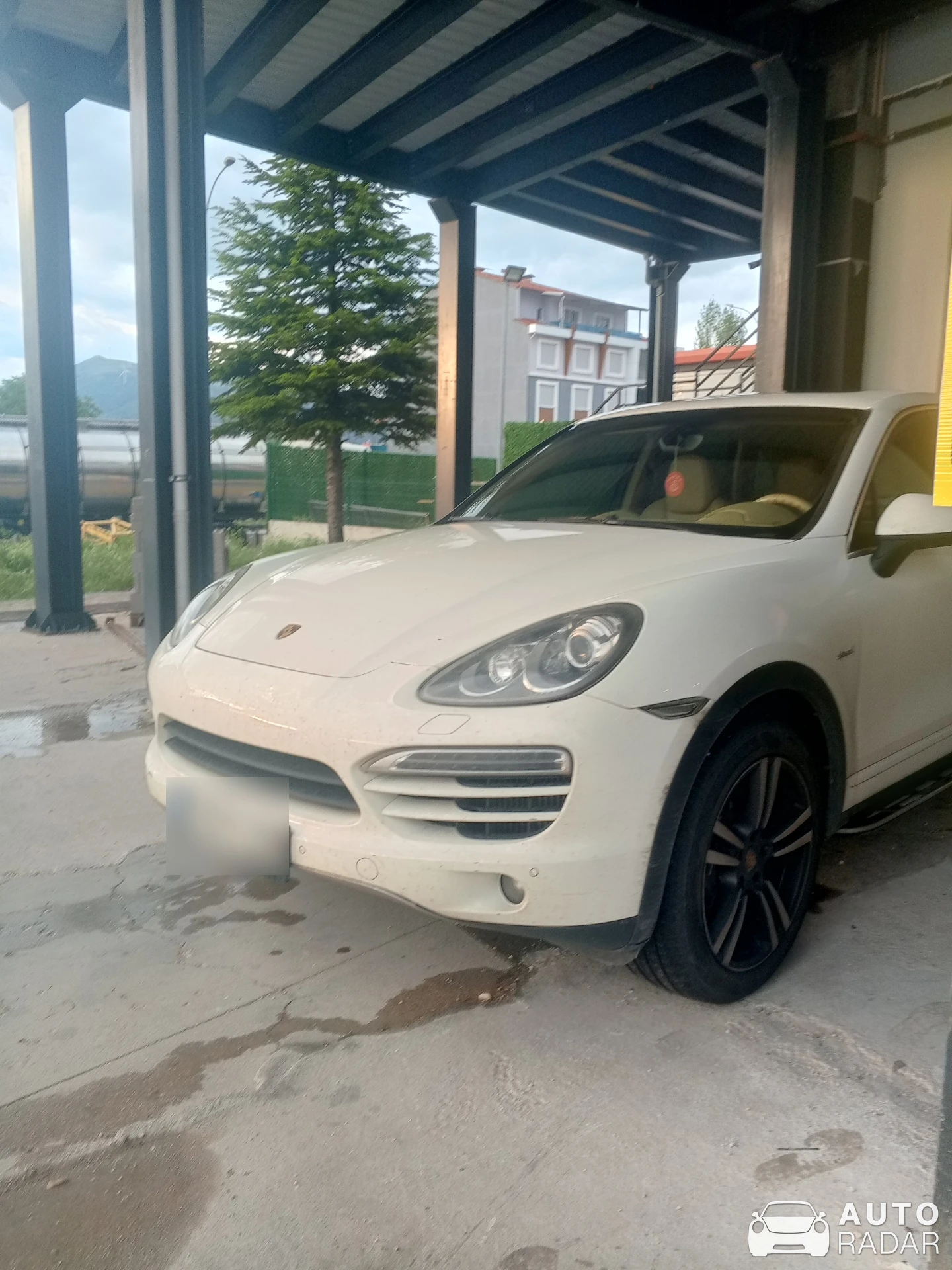 Porsche Cayenne Diesel spotted in Dinar