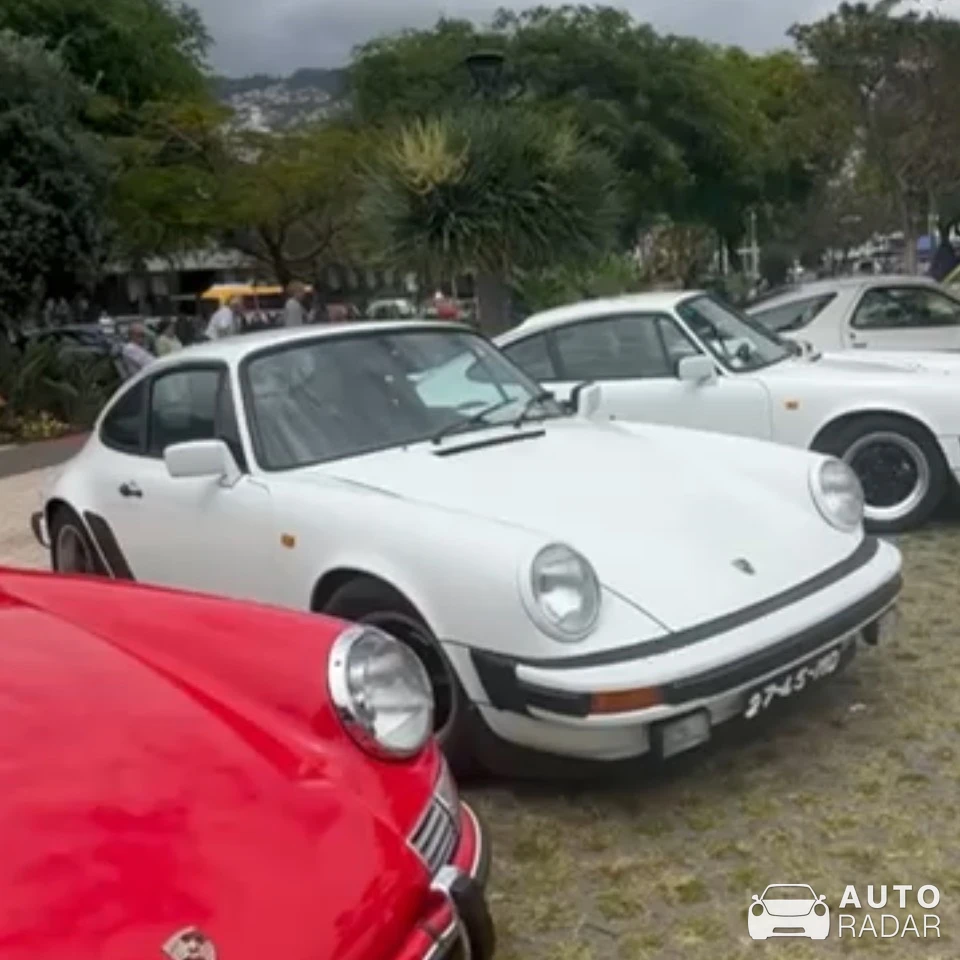 Porsche 930 Turbo spotted in Lisbon, Portugal