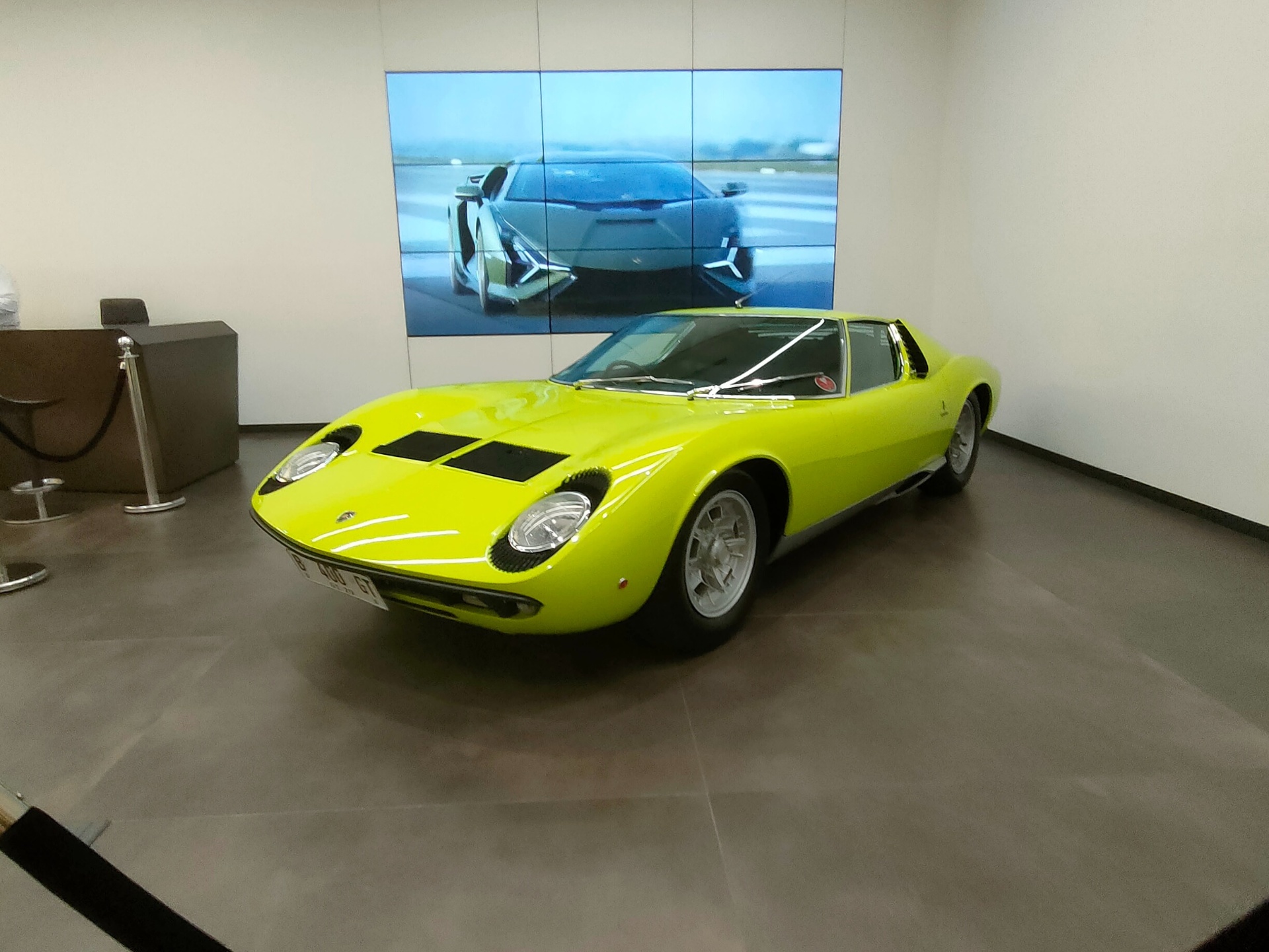 Lamborghini Miura P400