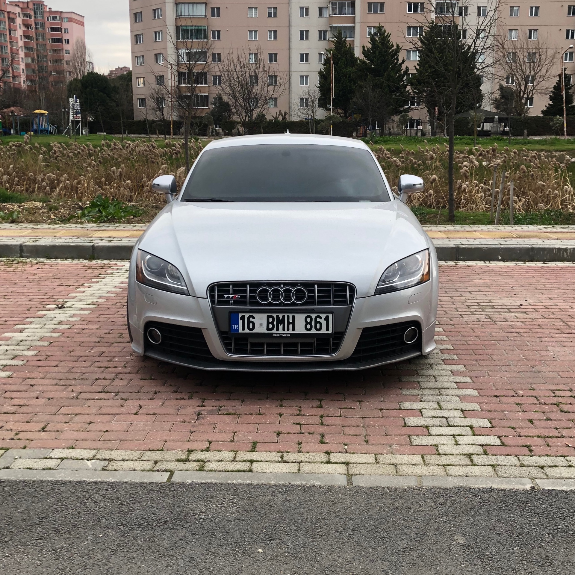 Audi TT-S 8J