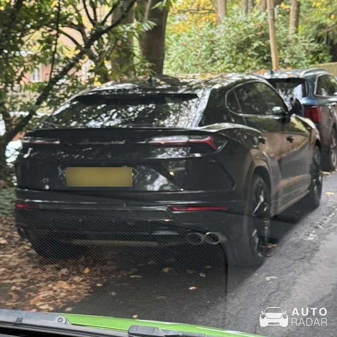 Lamborghini Urus spotted in Surrey, United Kingdom