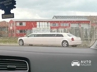 Chrysler 300 Limousine spotted in Piatra-Neamț