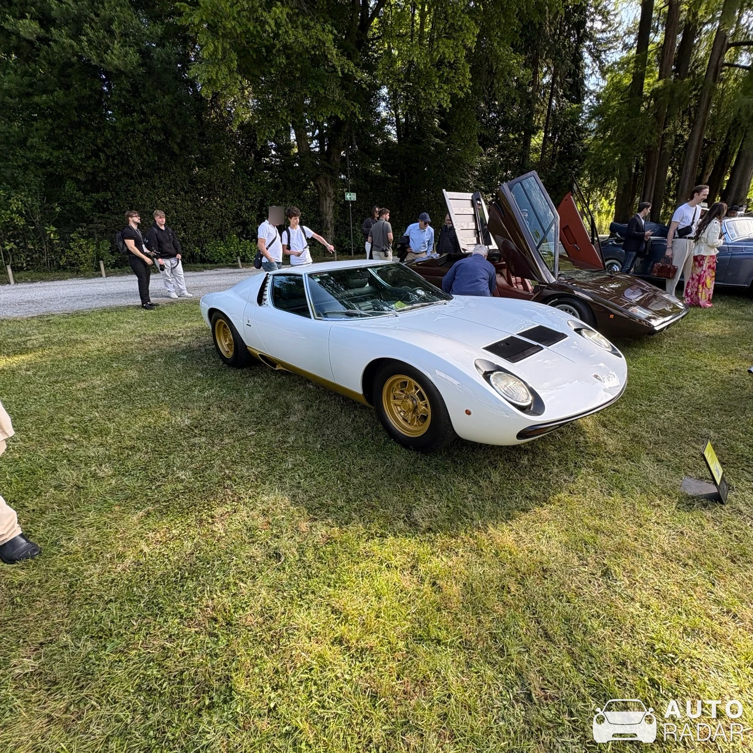 Lamborghini Miura P400 SV spotted in Cernobbio