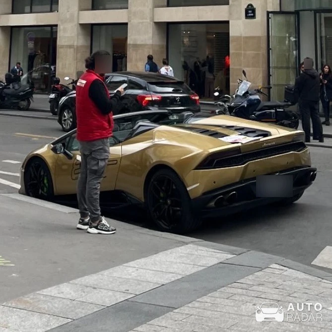 Lamborghini Huracán LP580-2 Spyder spotted in Paris, France