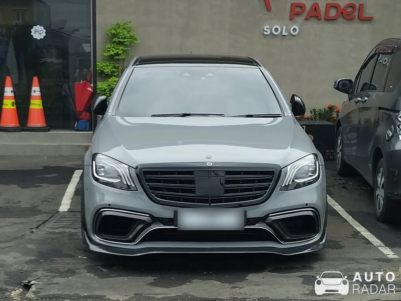 Mercedes-AMG Brabus S 63 V222 2017 spotted in Sukoharjo, Indonesia