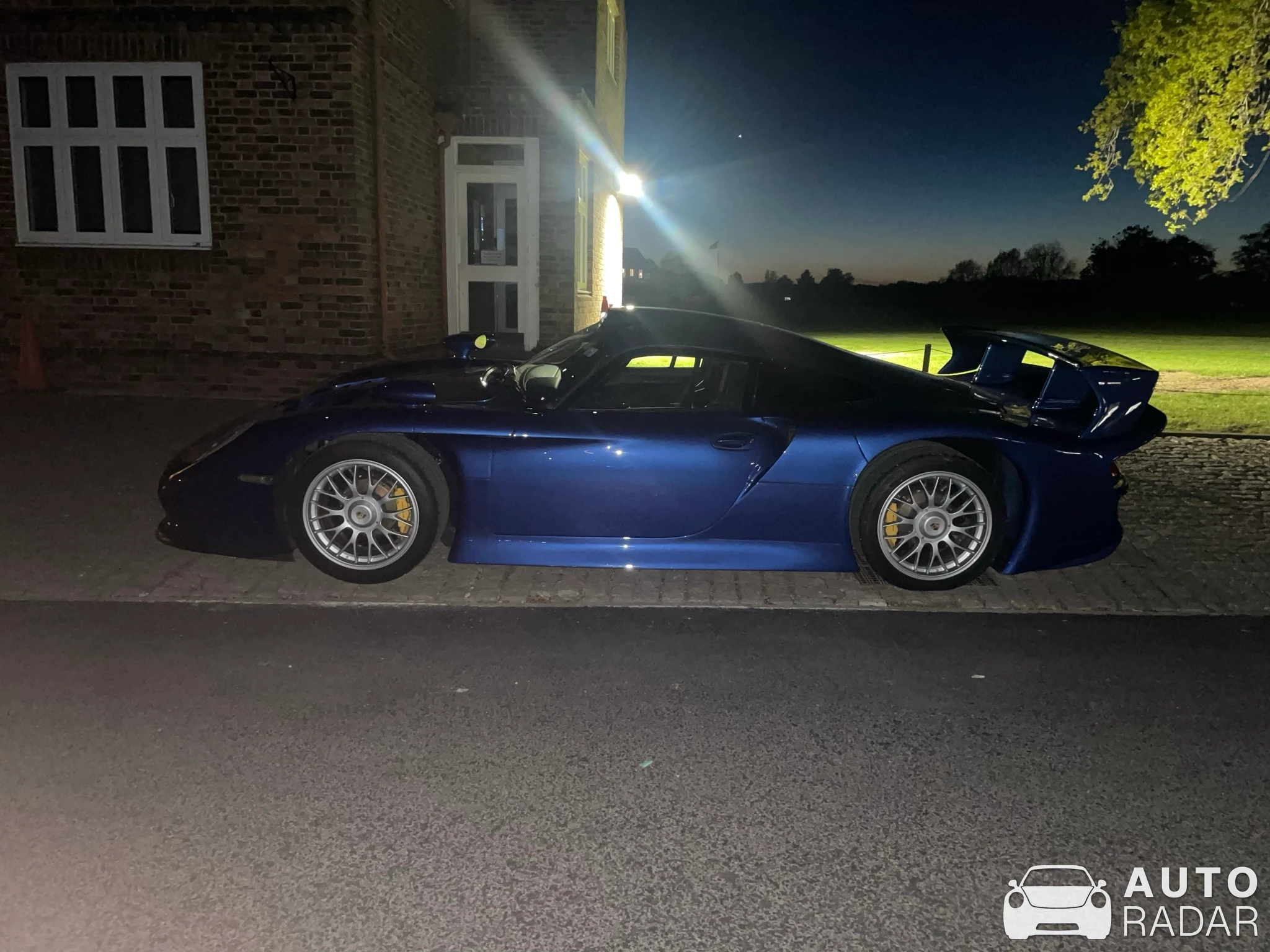 Porsche 996 GT1 Straßenversion spotted in Radley
