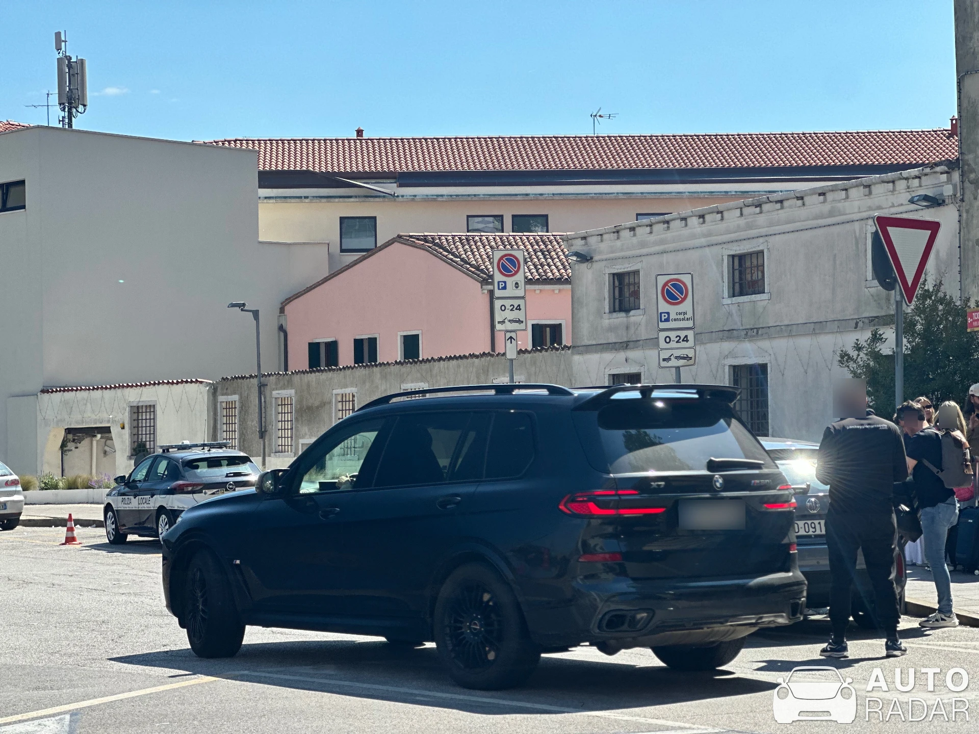BMW X7 M60i xDrive G07 spotted in Venezia