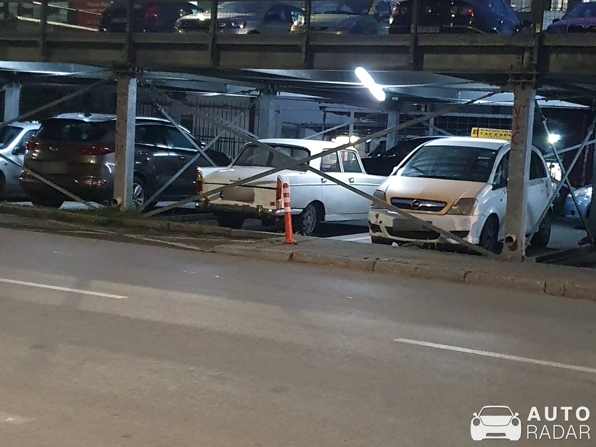 Peugeot 404 spotted in Skopje