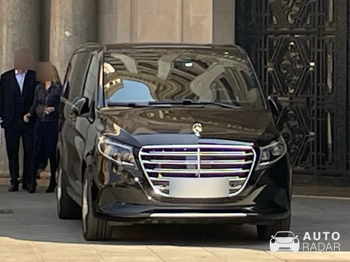 Mercedes-Benz Vito Maybach Kit spotted in Barcelona
