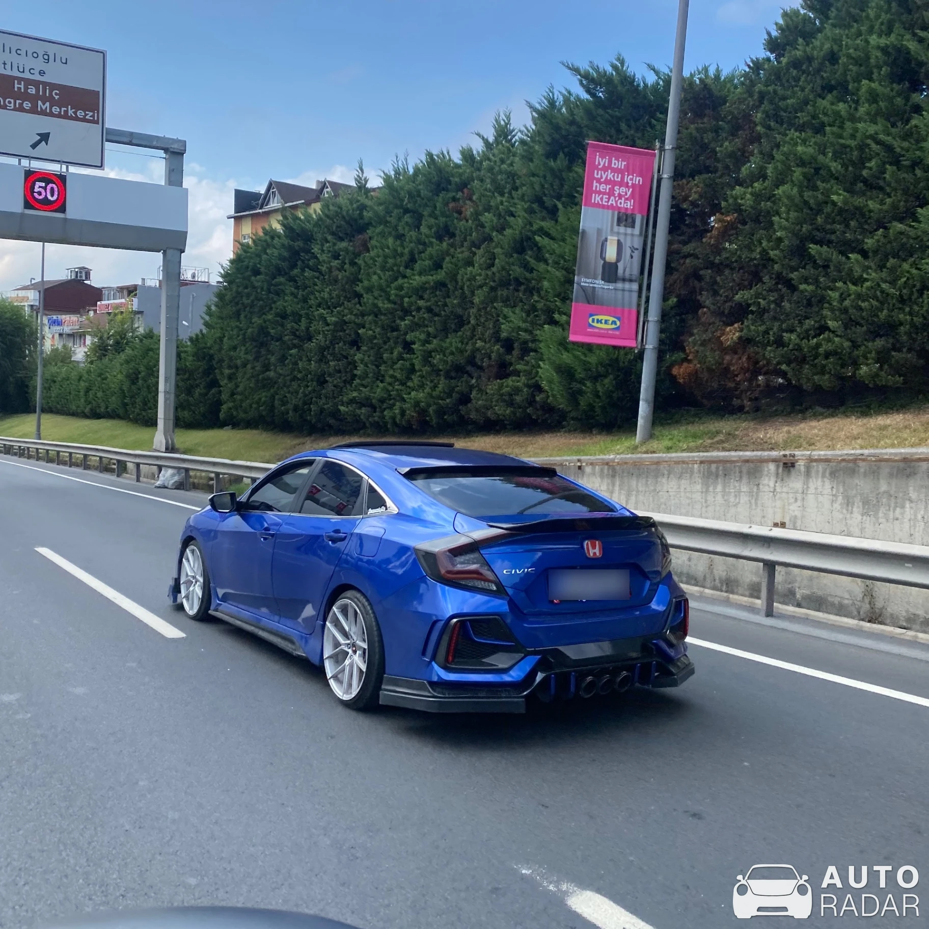 Honda Civic Type-R 2017 spotted in Beyoğlu, Türkiye