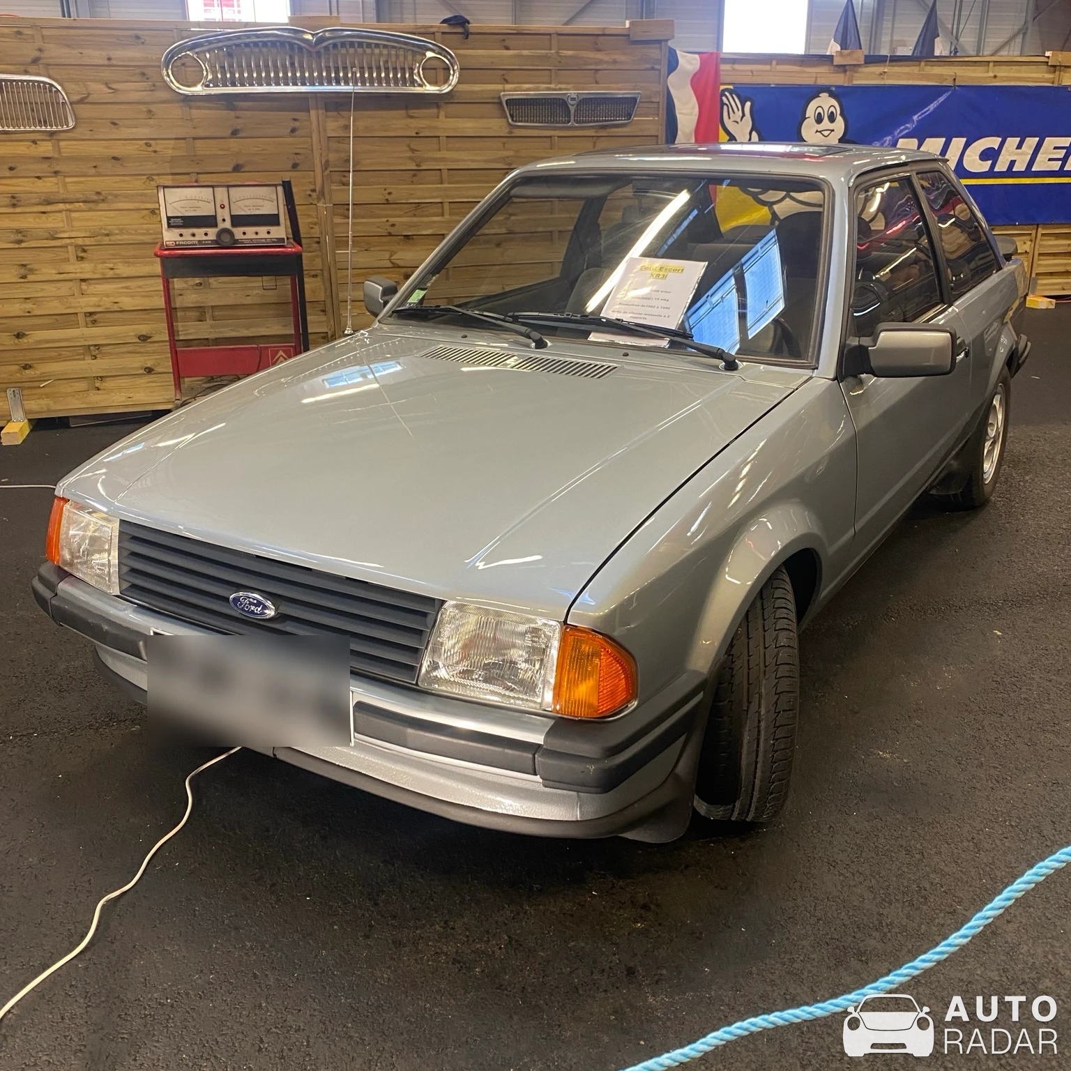 Ford Escort XR3i spotted in Poitiers