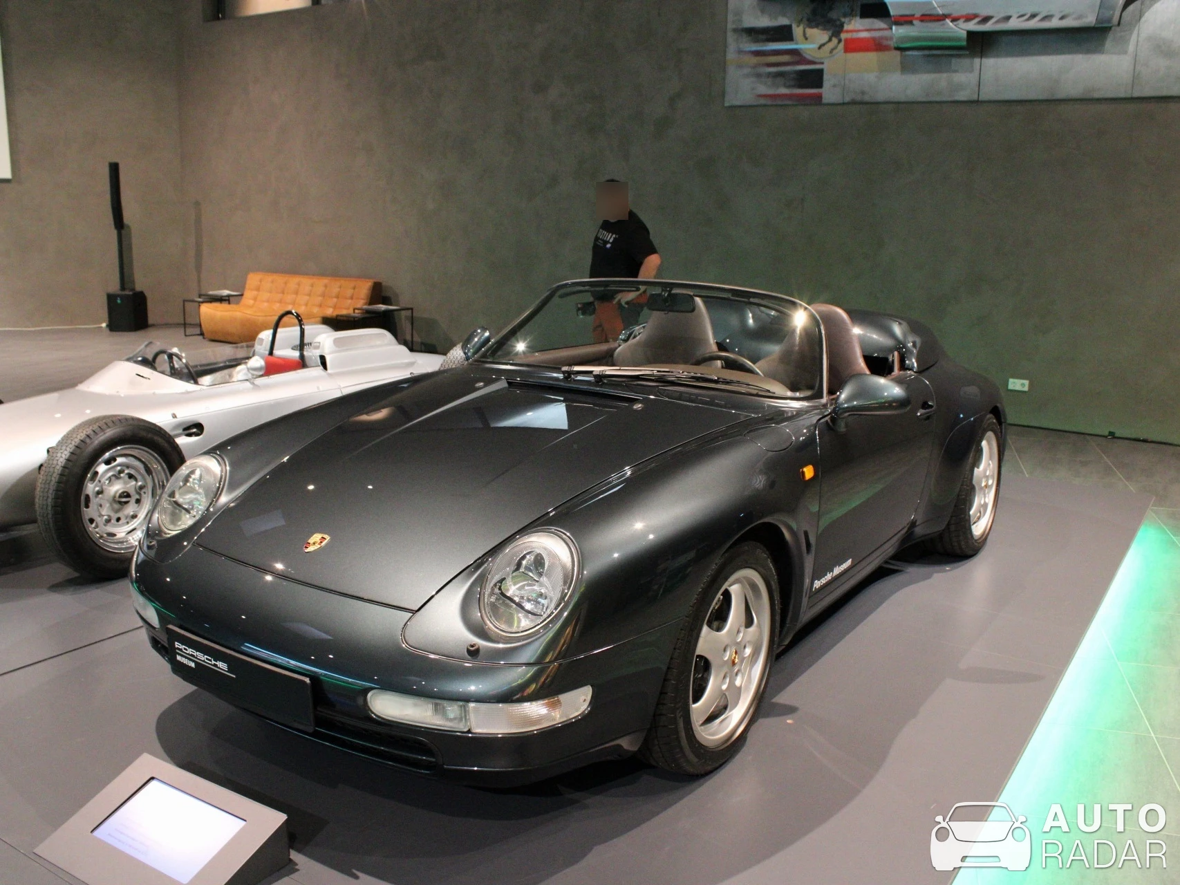 Porsche 993 Speedster spotted in Anger
