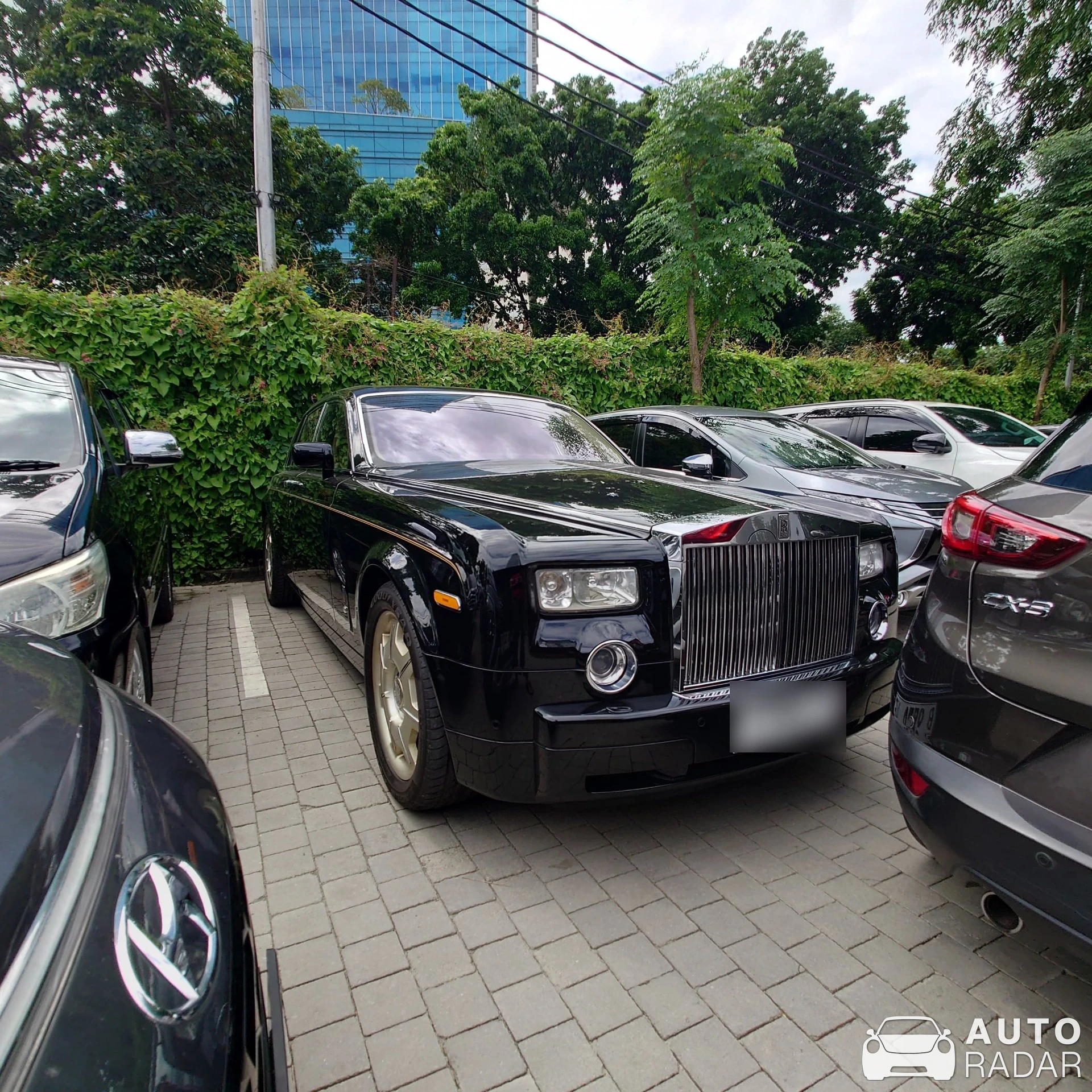Rolls-Royce Phantom VII spotted in Kota Jakarta Pusat, Indonesia