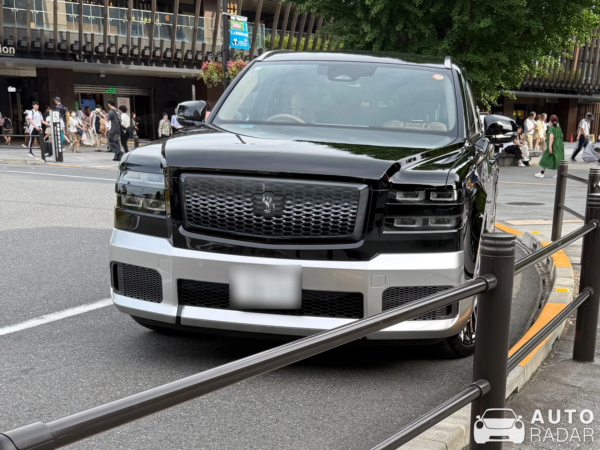 Toyota Century SUV spotted in 台東区, 日本