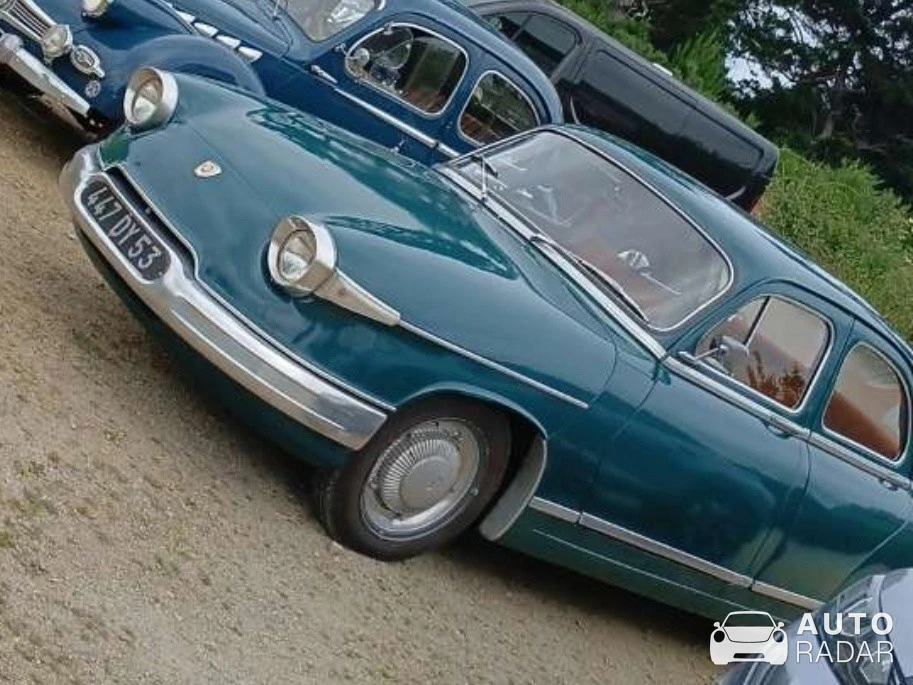 Panhard Dyna Junior spotted in Plouezoc'h