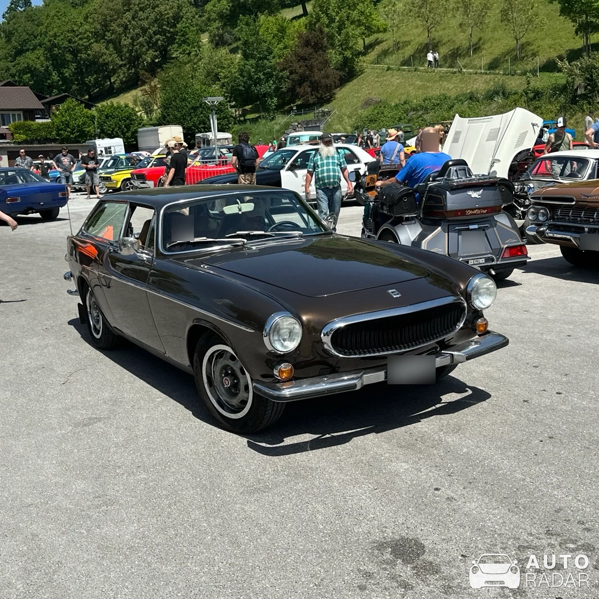 Volvo P1800 ES spotted in Dürnten