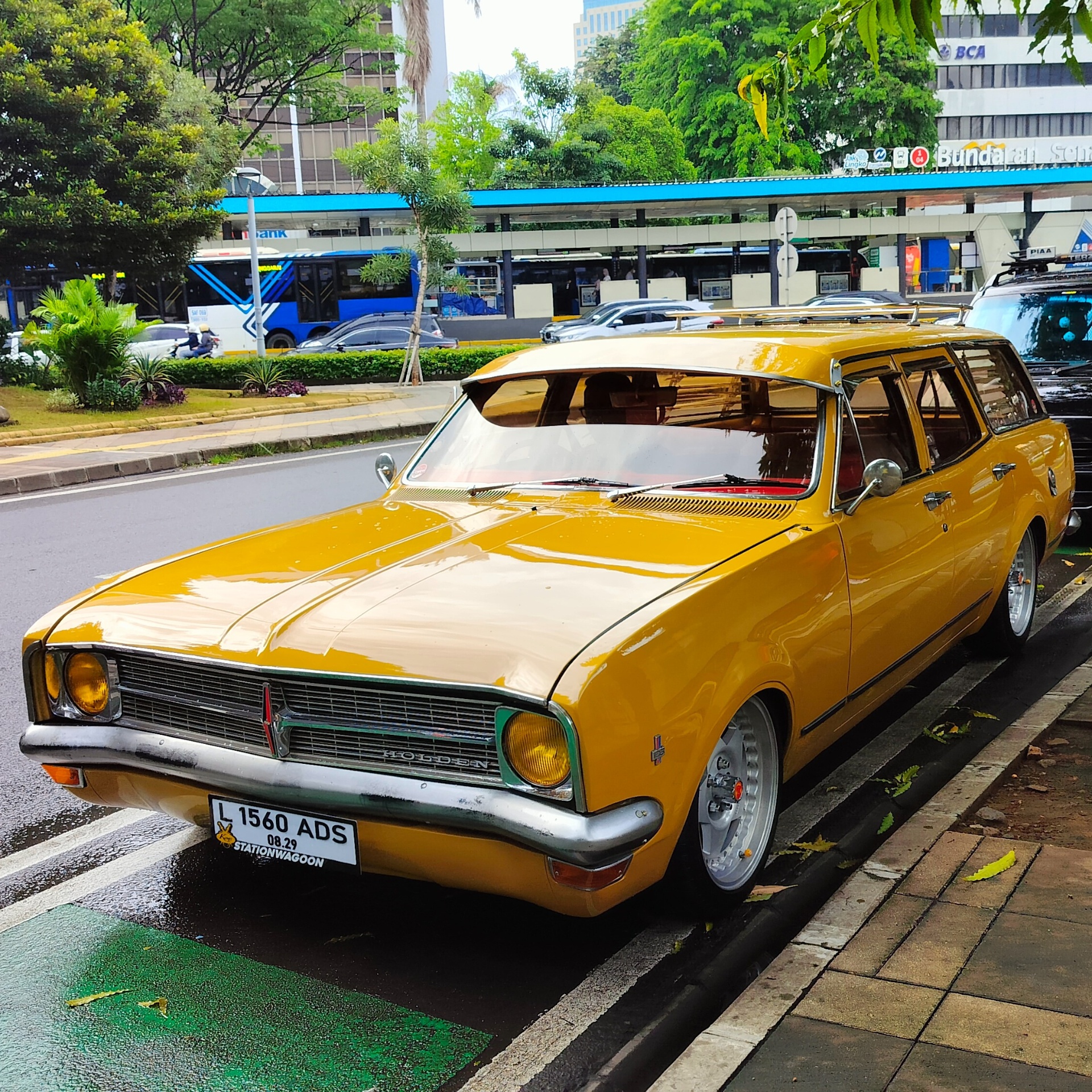Holden HK Kingswood