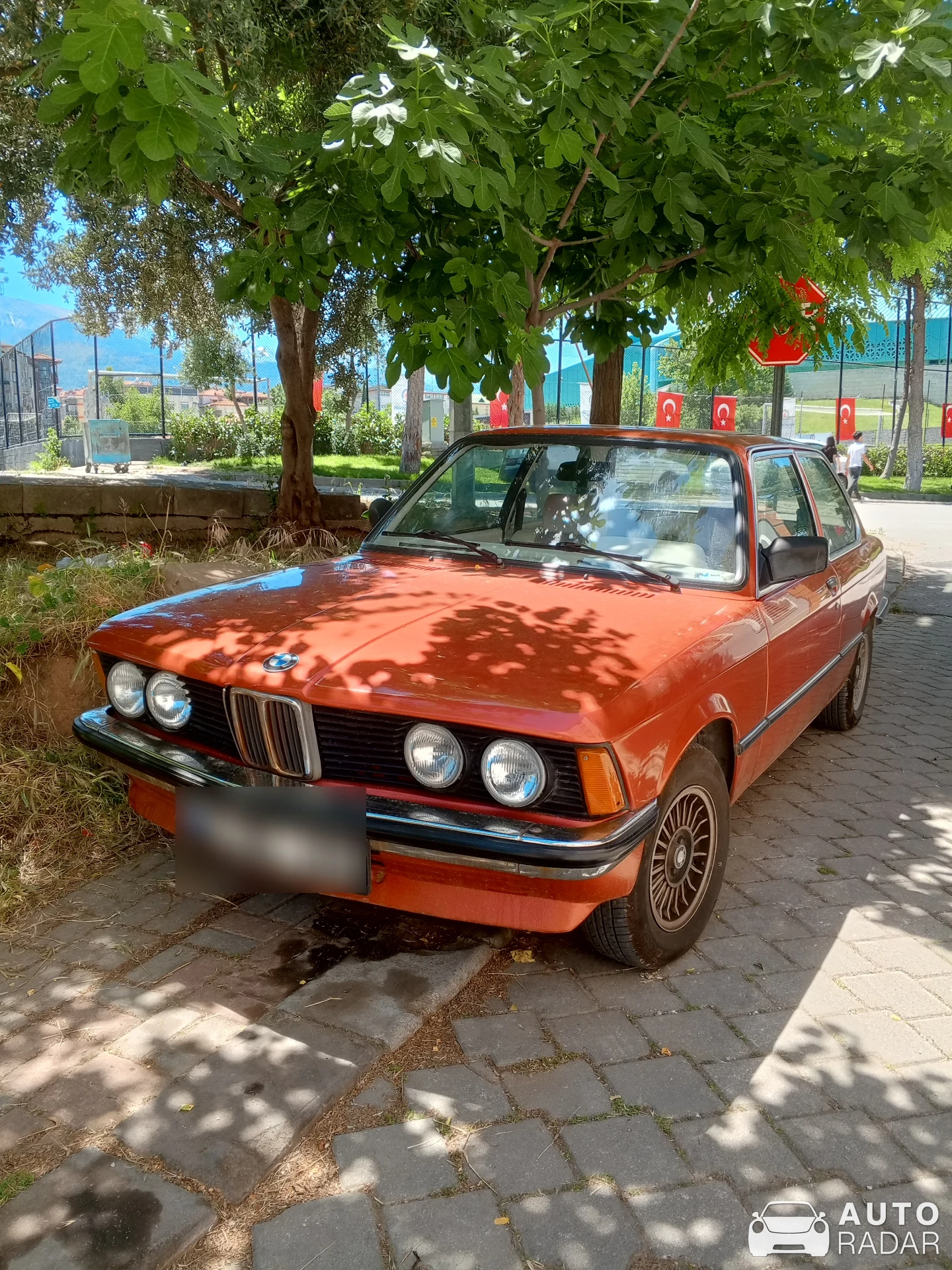 BMW 323i E21 spotted in Pamukkale