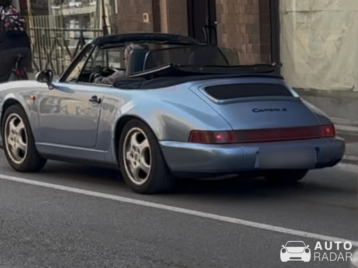 Porsche 964 Carrera 4 Cabriolet spotted in Tortona