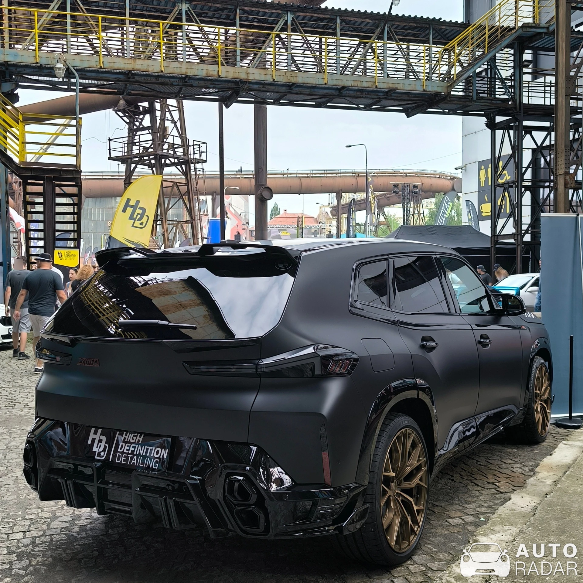 BMW XM G09 Label Red Larte Design spotted in Ostrava