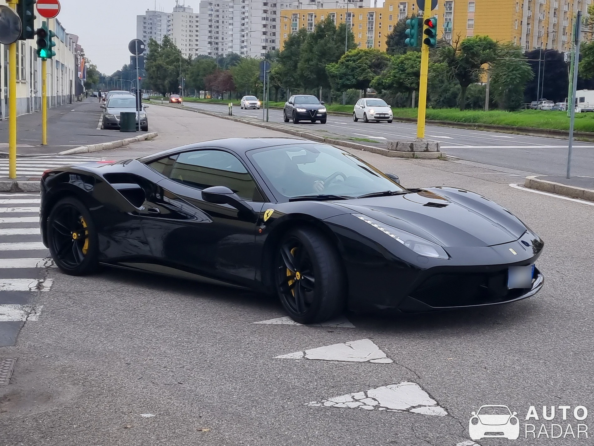 Ferrari 488 GTB spotted in Città metropolitana di Milano, Italia