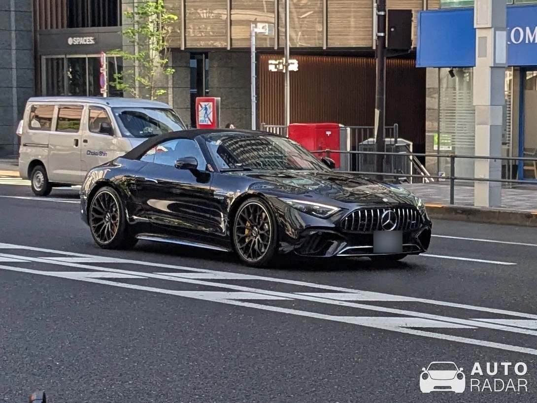 Mercedes-Benz SLS AMG GT spotted in 港区