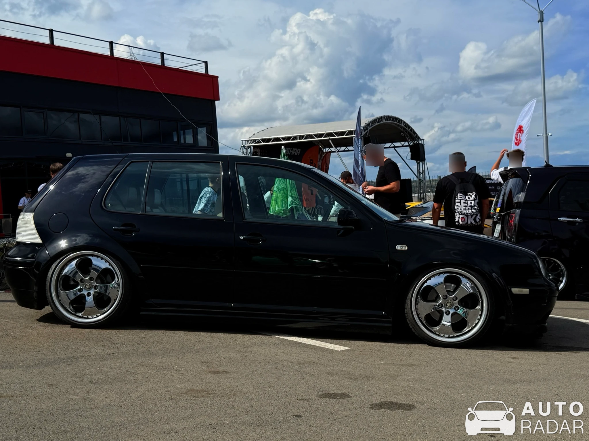 Volkswagen Golf MkIV spotted in Красноярск