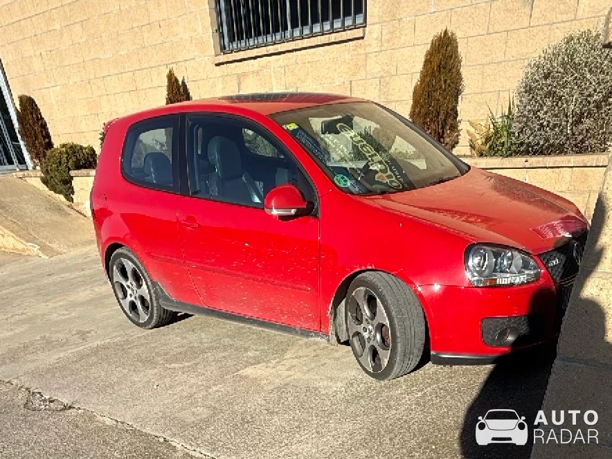 Volkswagen Golf V GTI spotted in Barcelona