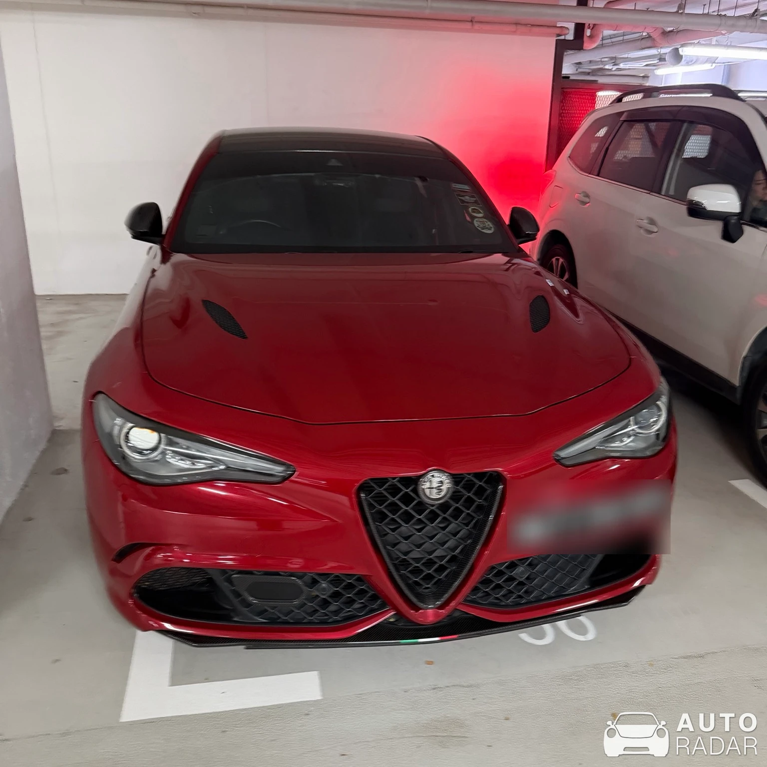 Alfa Romeo Giulia Quadrifoglio spotted in Singapore, 싱가포르
