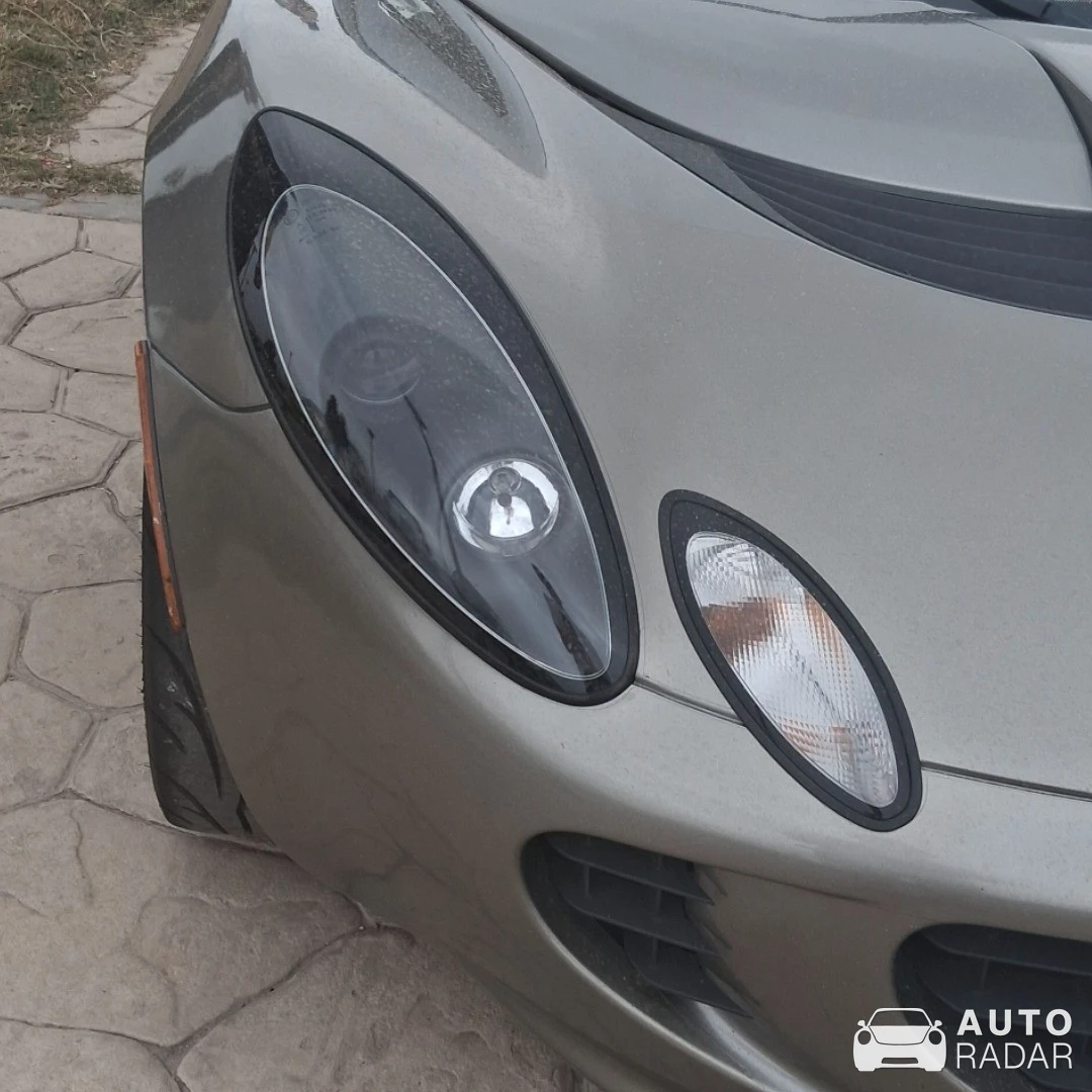 Lotus Elise S2 111S spotted in Άλιμος