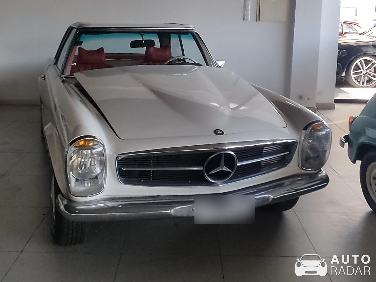 Mercedes-Benz 280SL W113 spotted in Arbúcies