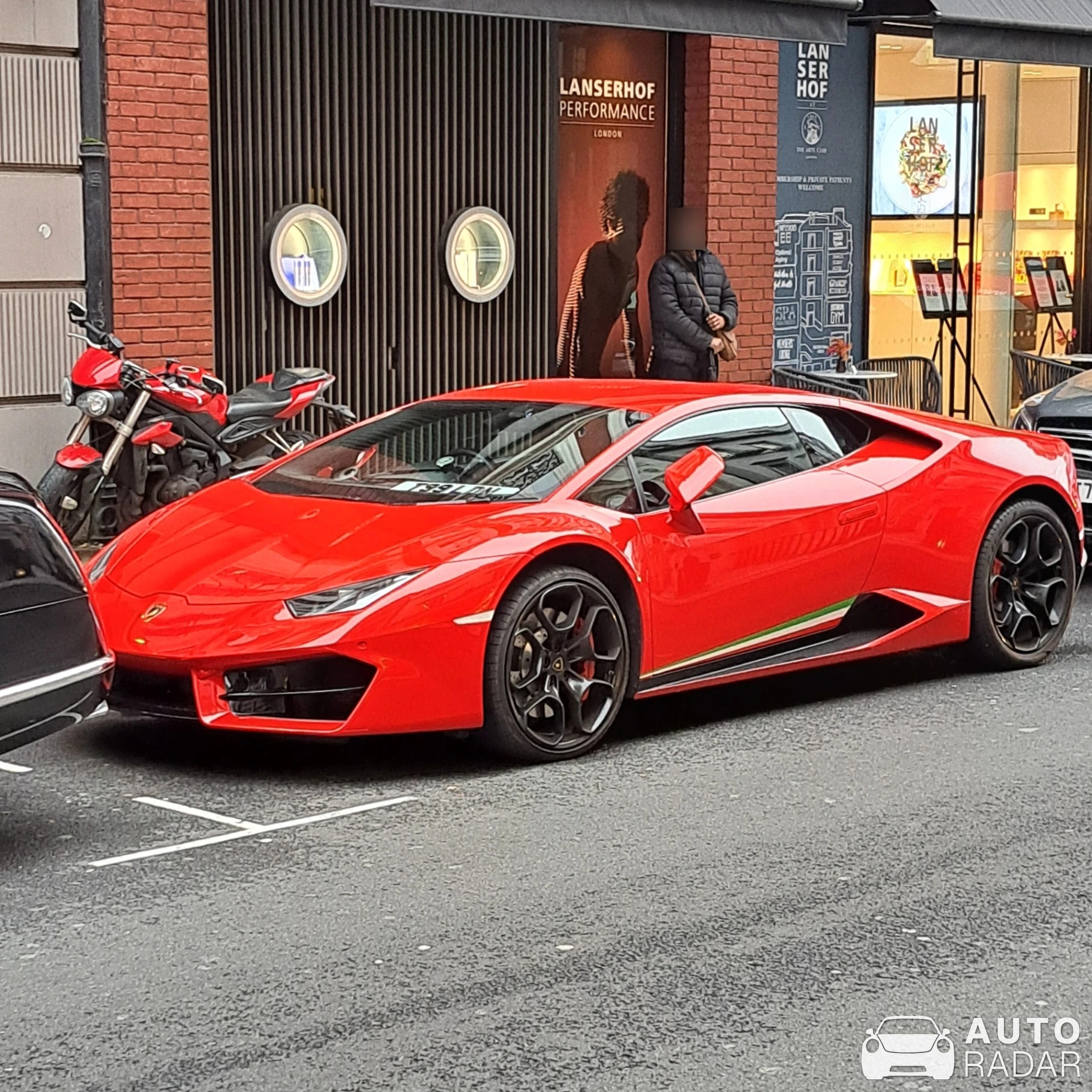 Lamborghini Huracán LP580-2 spotted in Greater London, Vereinigtes Königreich