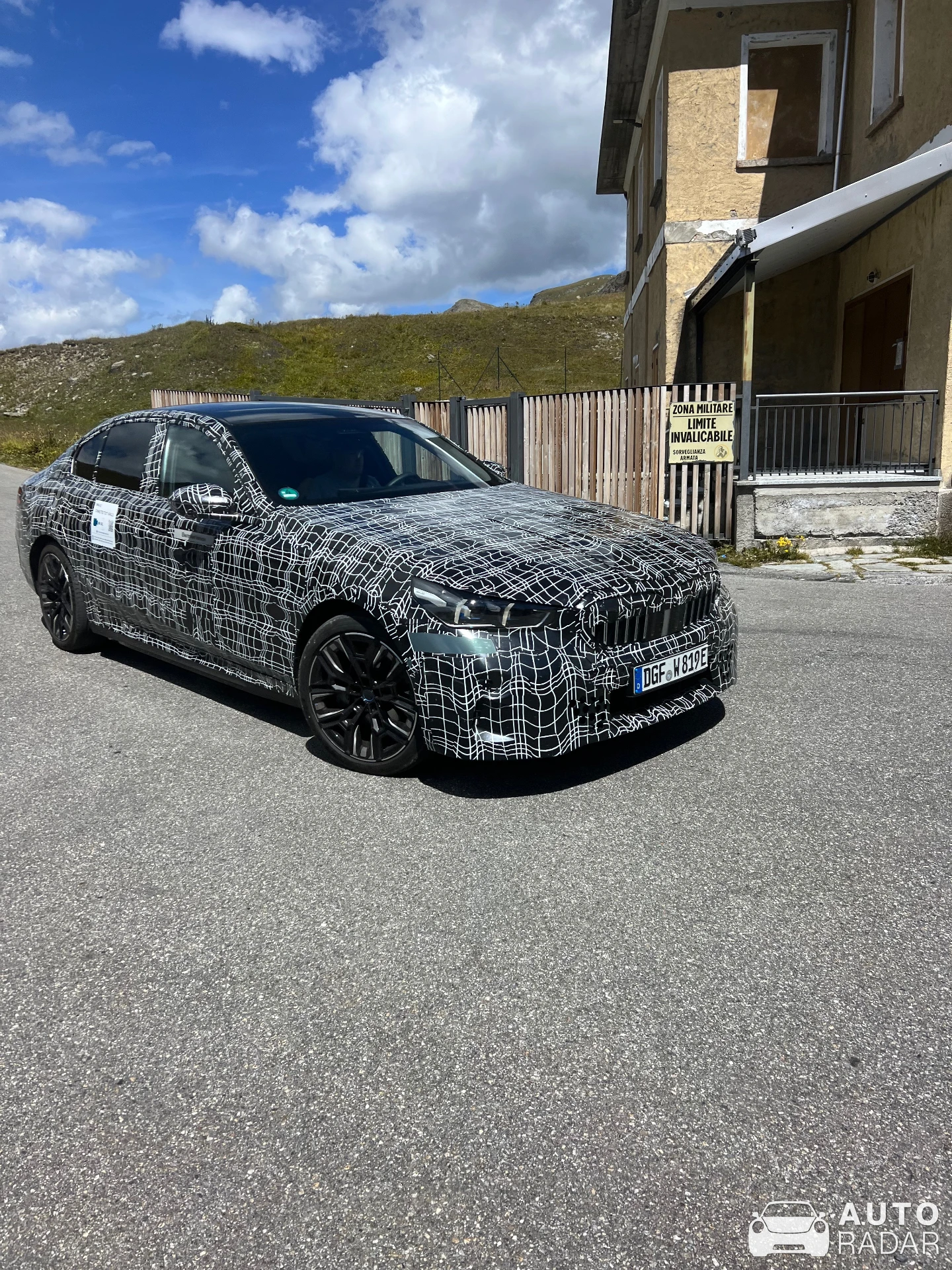 BMW M5 G90 spotted in Provincia di Sondrio, Italie