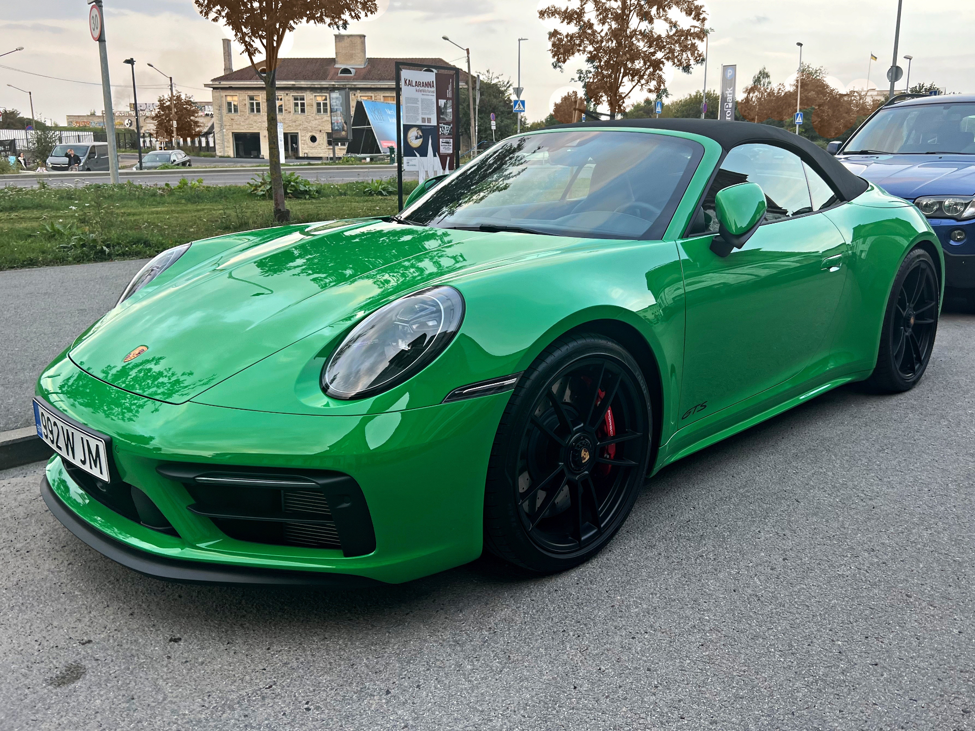 Porsche 992 Carrera 4 GTS Cabriolet MkI