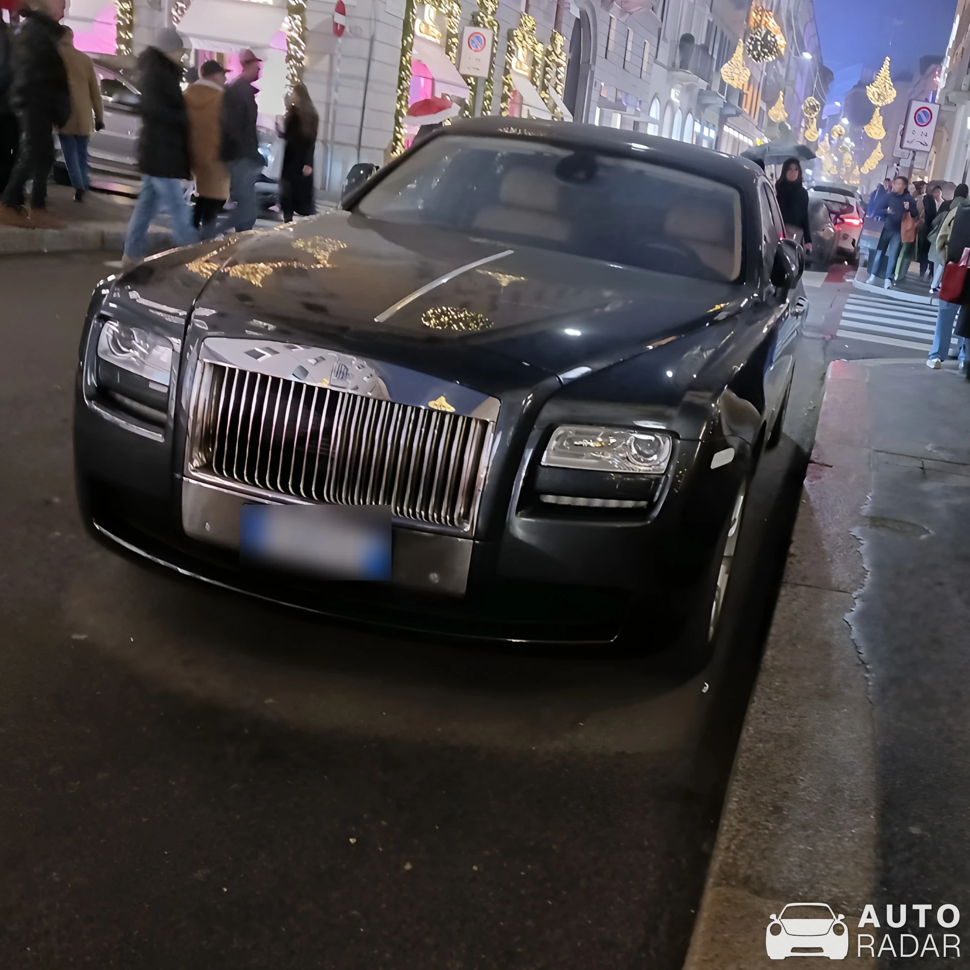 Rolls-Royce Ghost spotted in Milano, Italy
