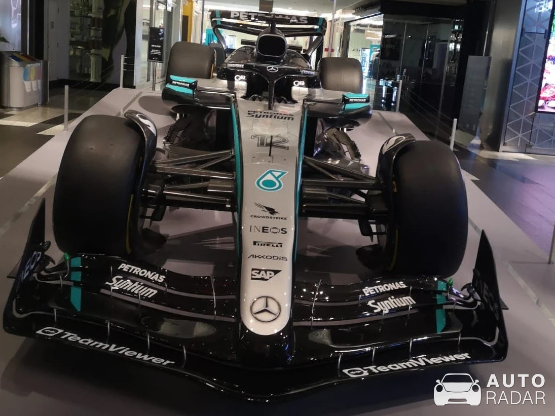 Mercedes W16 spotted in Singapore