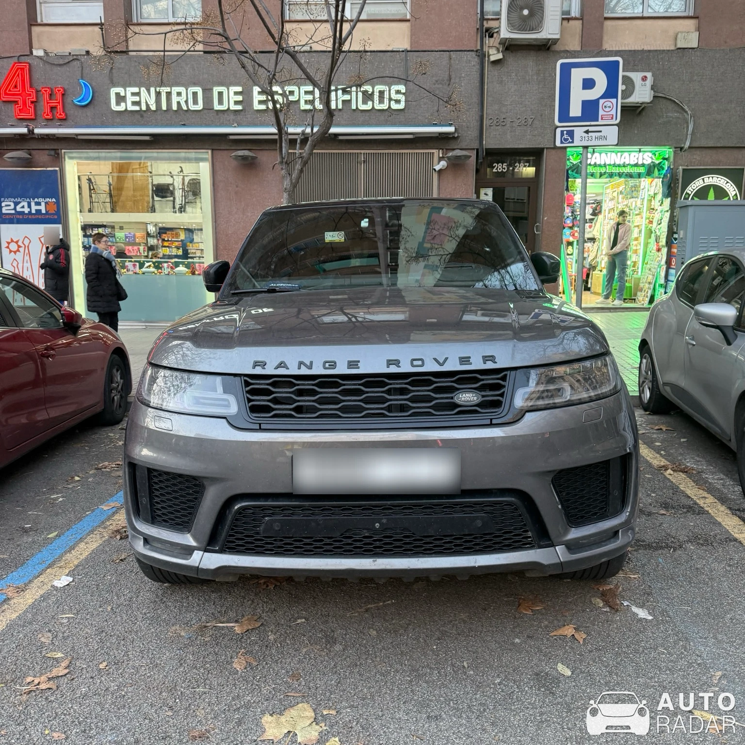 Land Rover Range Rover Sport SVR spotted in Barcelona, Spain