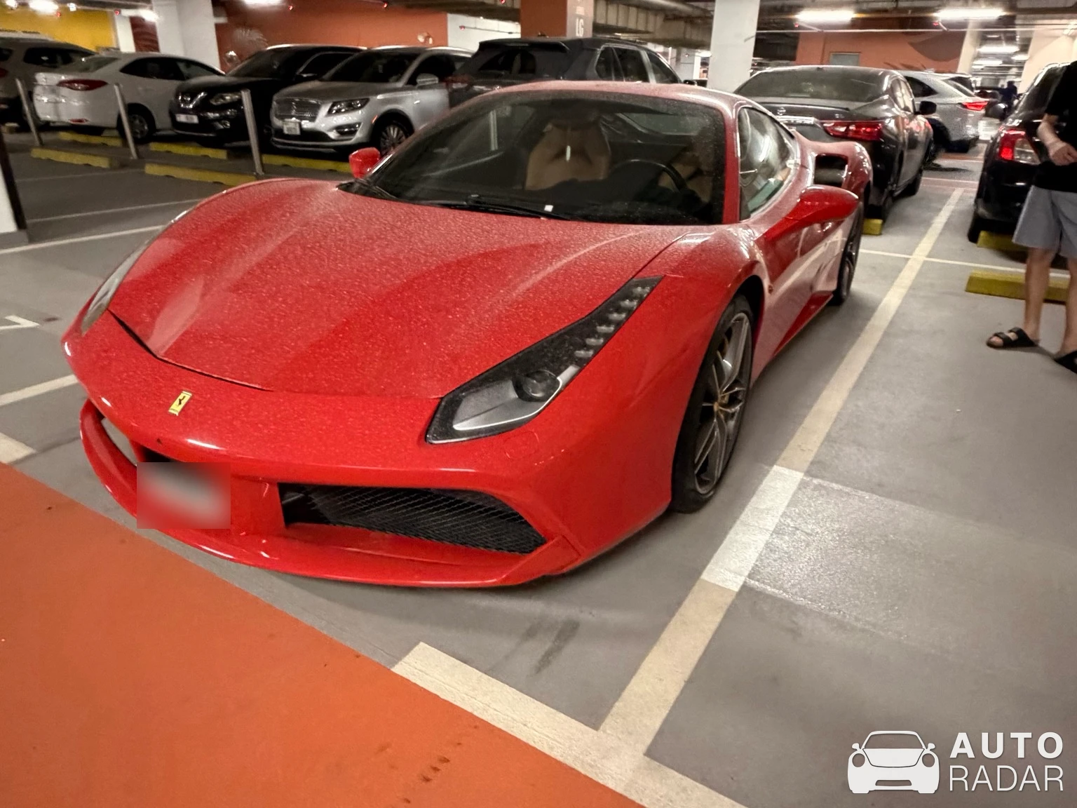 Ferrari 488 GTB spotted in Dubai, Emirados Árabes Unidos