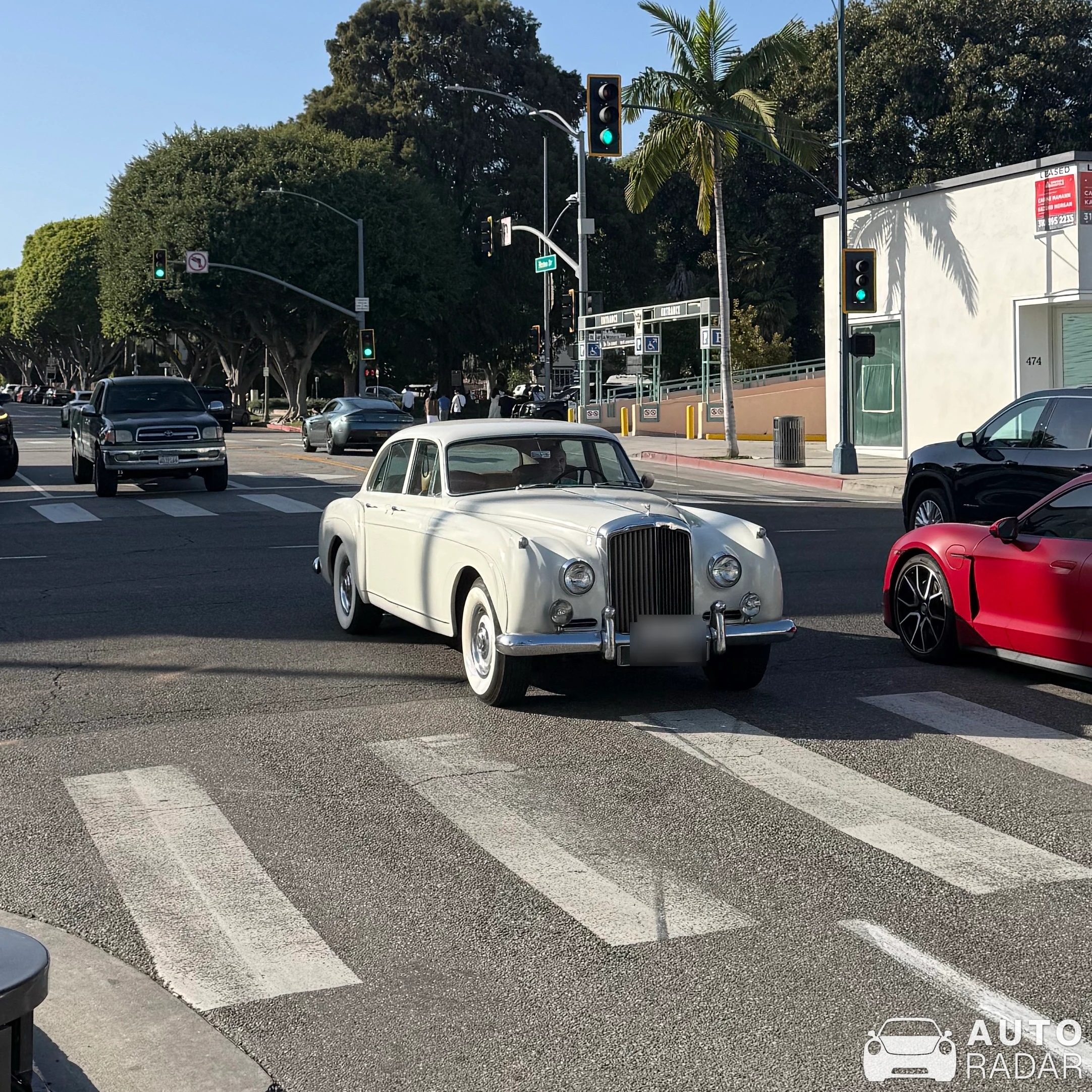 Bentley S1 spotted in Beverly Hills