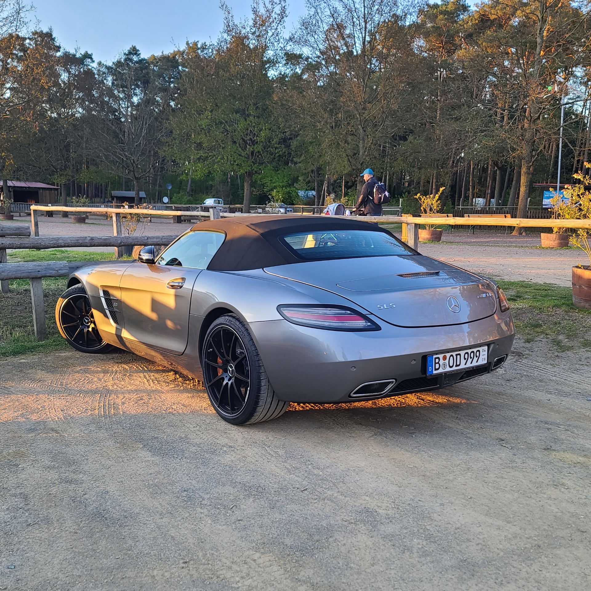 Mercedes-Benz SLS AMG GT Roadster