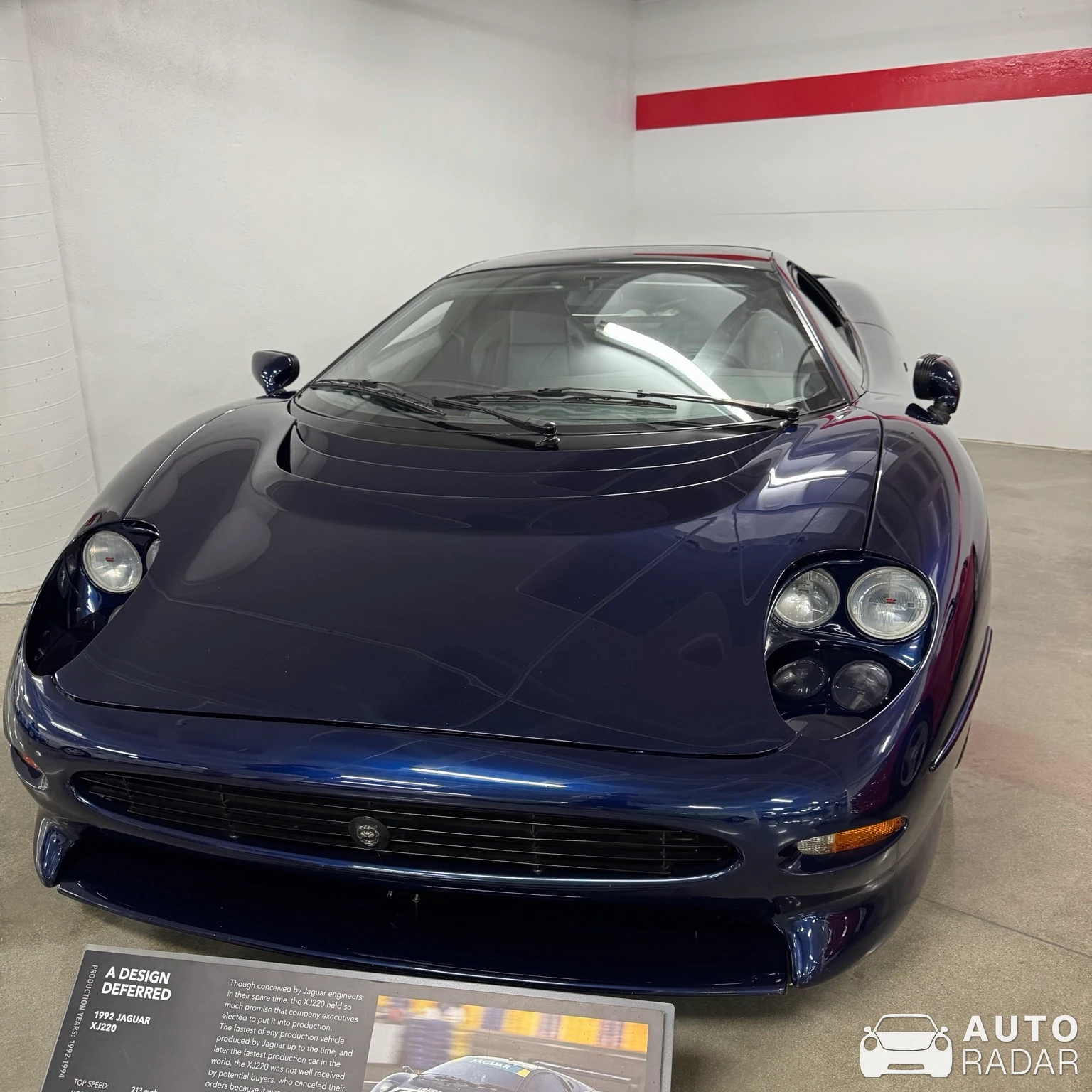 Jaguar XJ220 spotted in Los Angeles, Соединенные Штаты Америки