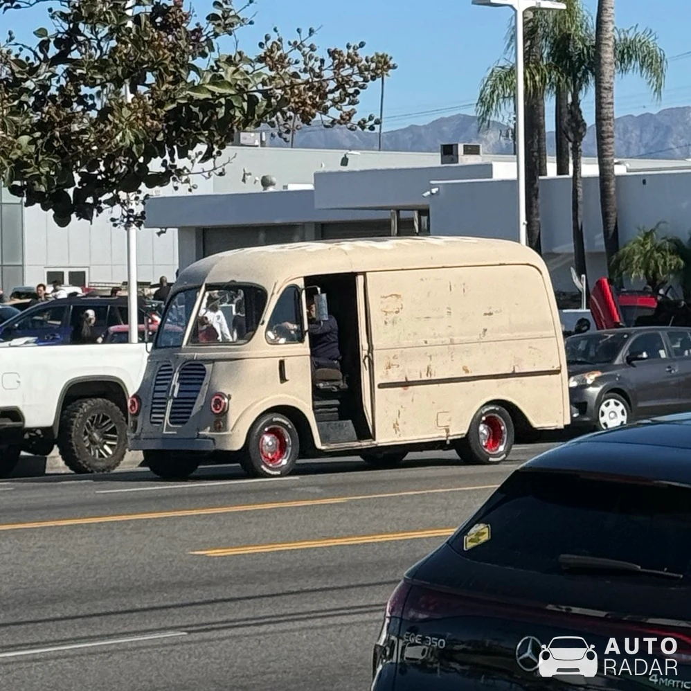 International Metro Van spotted in Los Angeles