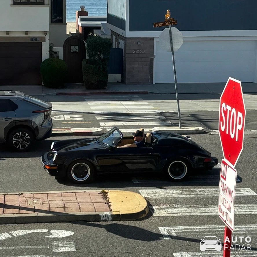 Porsche 930 Speedster spotted in Hermosa Beach, United States