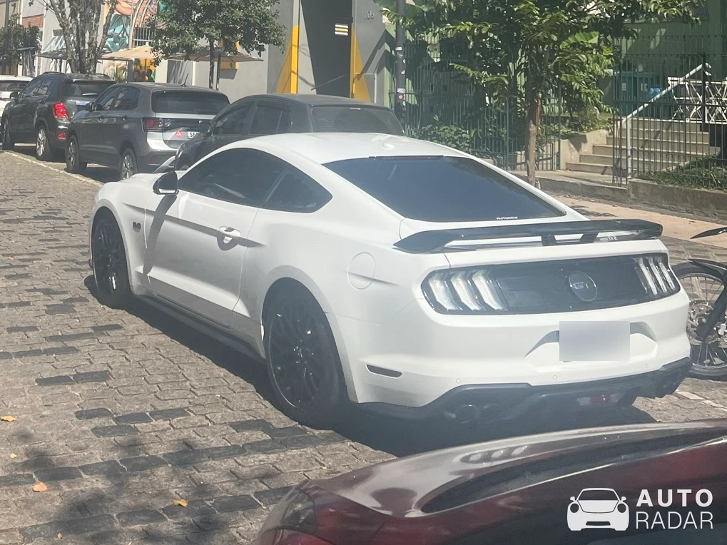 Ford Mustang GT spotted in Curitiba
