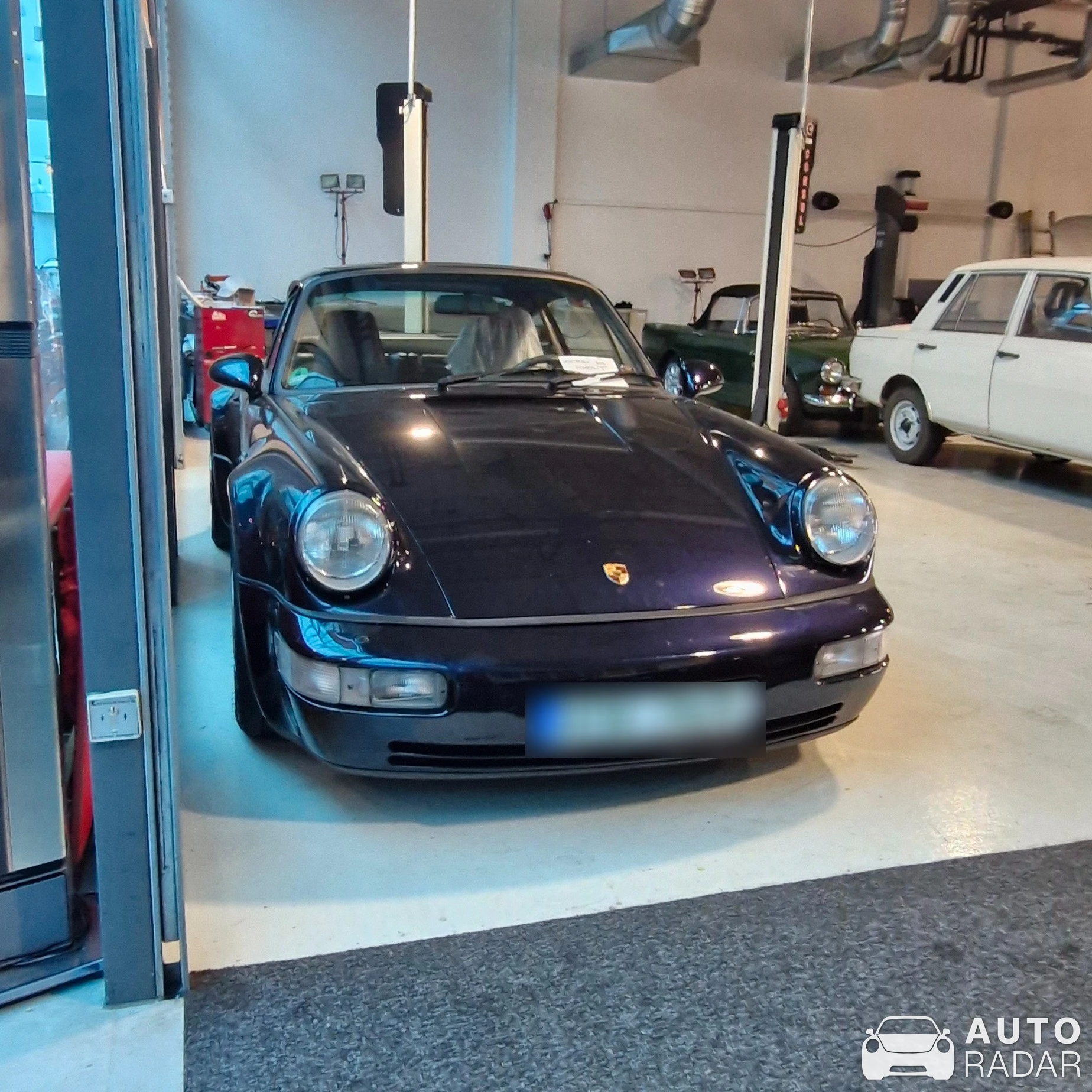 Porsche 964 Carrera spotted in Prague, Czechia